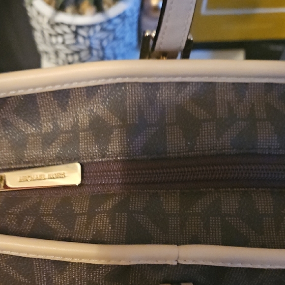 Michael Kors Beige/Brown Signature Coated Canvas and Leather Jet Set Tote - EUC - Picture 7 of 12